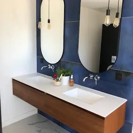 מלון Magnifique Avec Piscine קאלבי